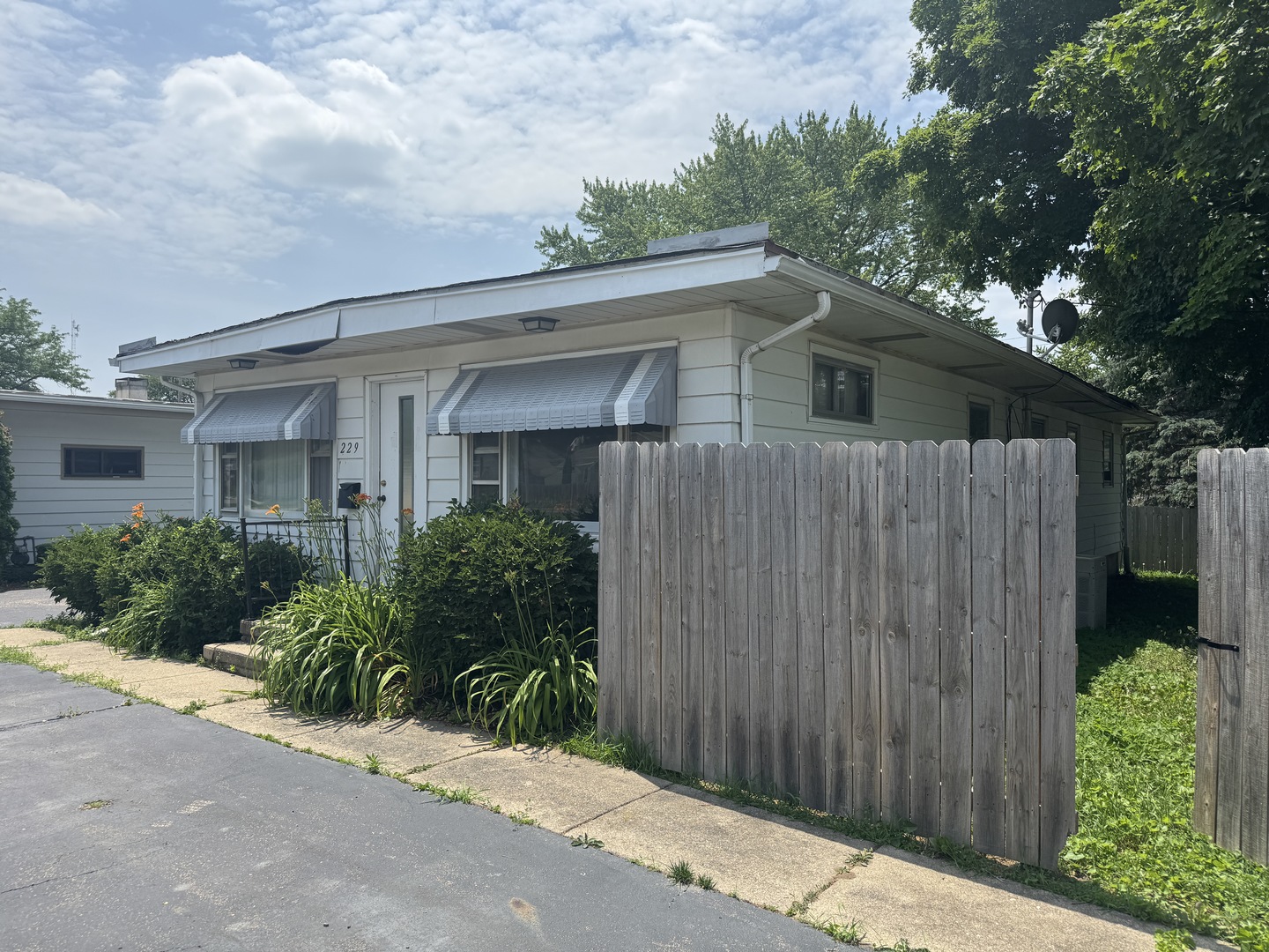 227 Sycamore Road Property Photo 12