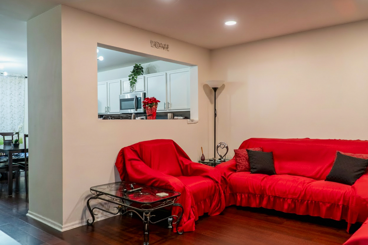 1525 S Lawndale Avenue Property Photo 4