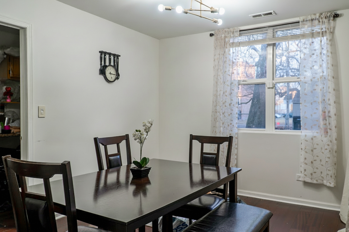 1525 S Lawndale Avenue Property Photo 9