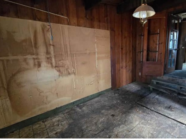 15612 Turlington Avenue Property Photo 4
