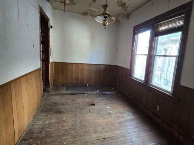 15612 Turlington Avenue Property Photo 6