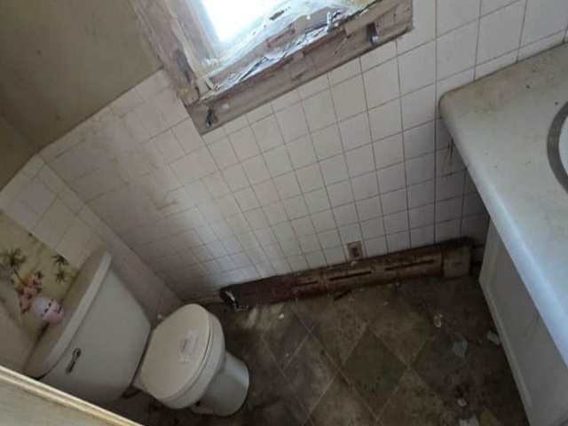 15612 Turlington Avenue Property Photo 8