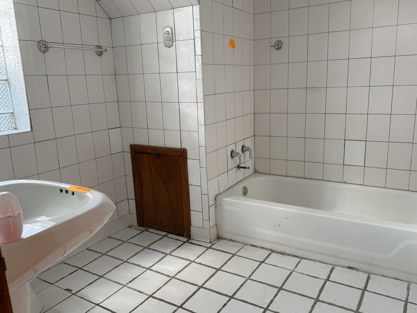 9134 S Paxton Avenue Property Photo 10