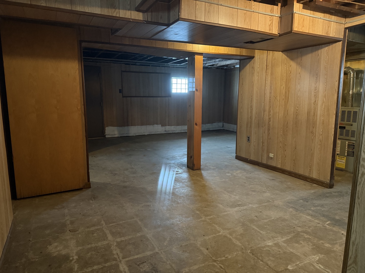 9134 S Paxton Avenue Property Photo 14
