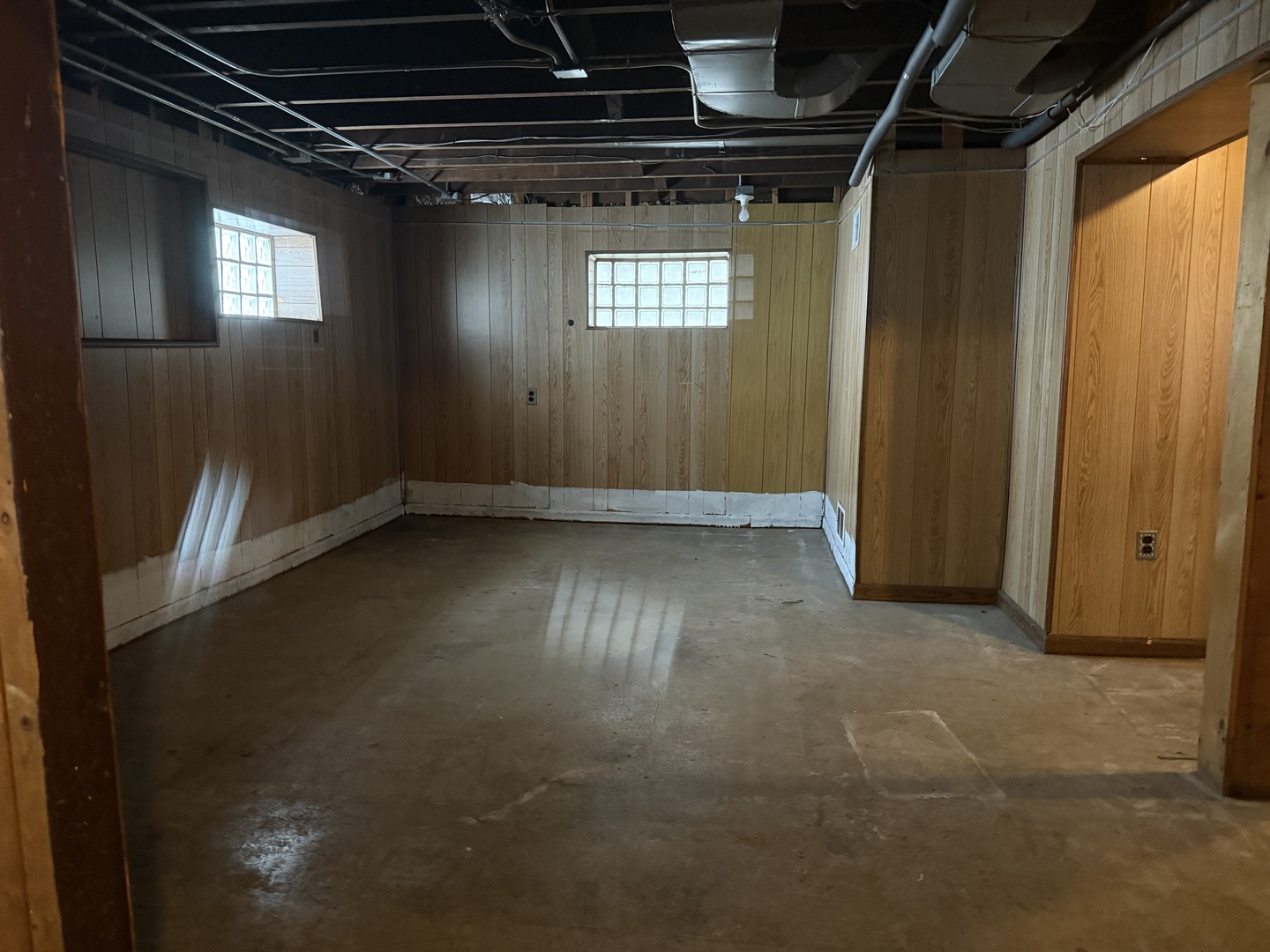 9134 S Paxton Avenue Property Photo 15