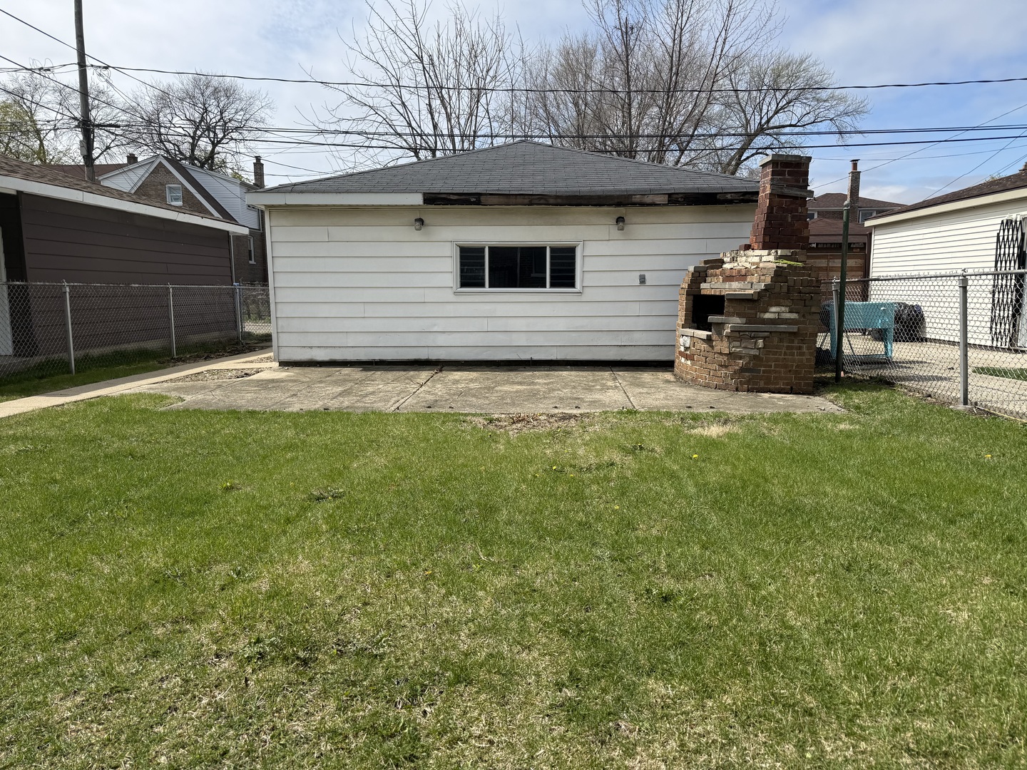 9134 S Paxton Avenue Property Photo 18