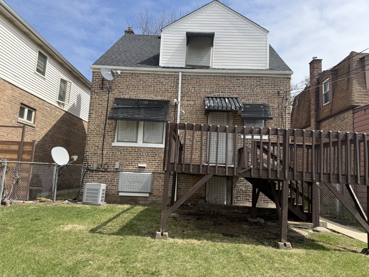 9134 S Paxton Avenue Property Photo 19