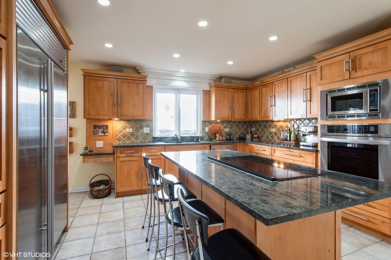 2510 Sheridan Road Property Photo 4