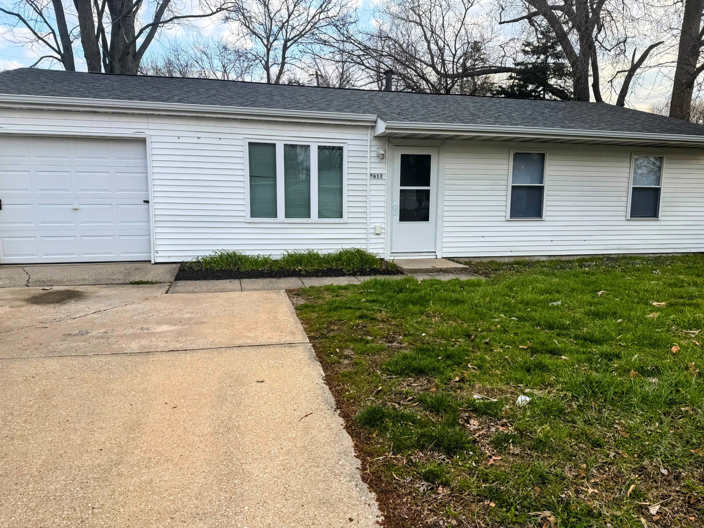 2612 W Kirby Avenue Property Photo 2
