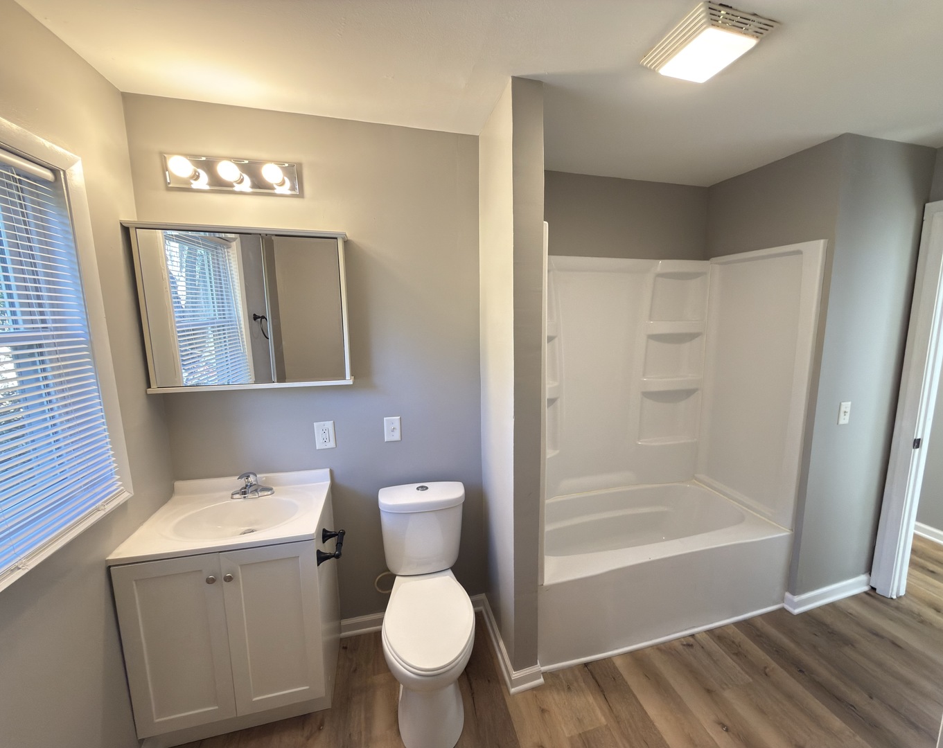 2612 W Kirby Avenue Property Photo 12