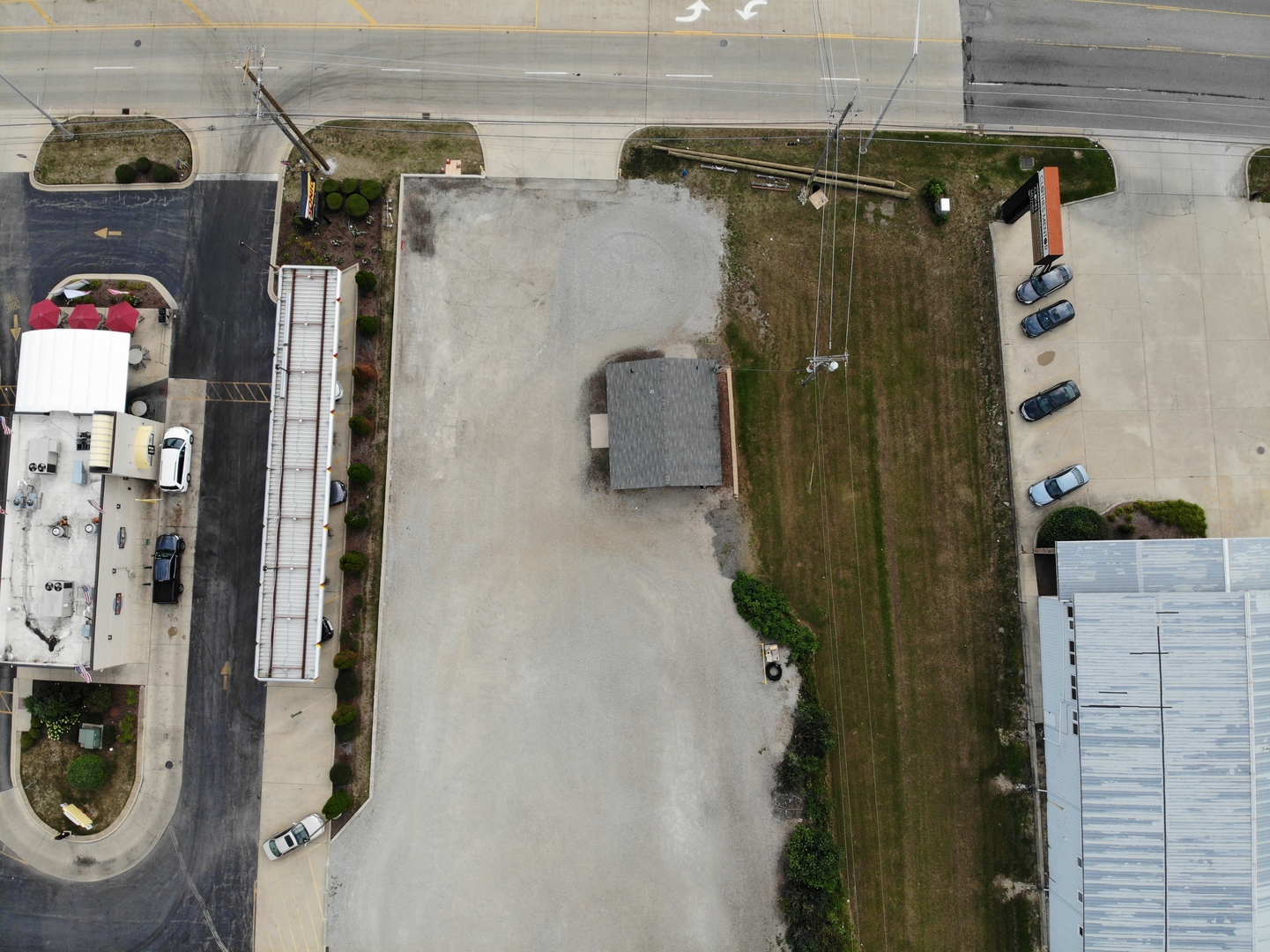 1824 Plainfield Road Property Photo 3