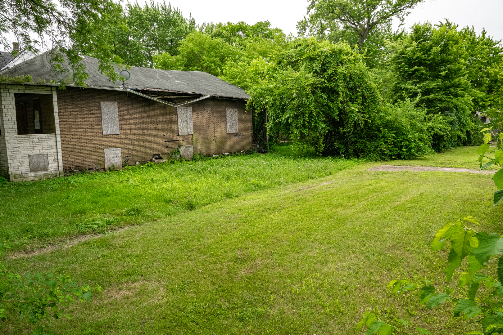 7826 S Marquette Avenue Property Photo 3