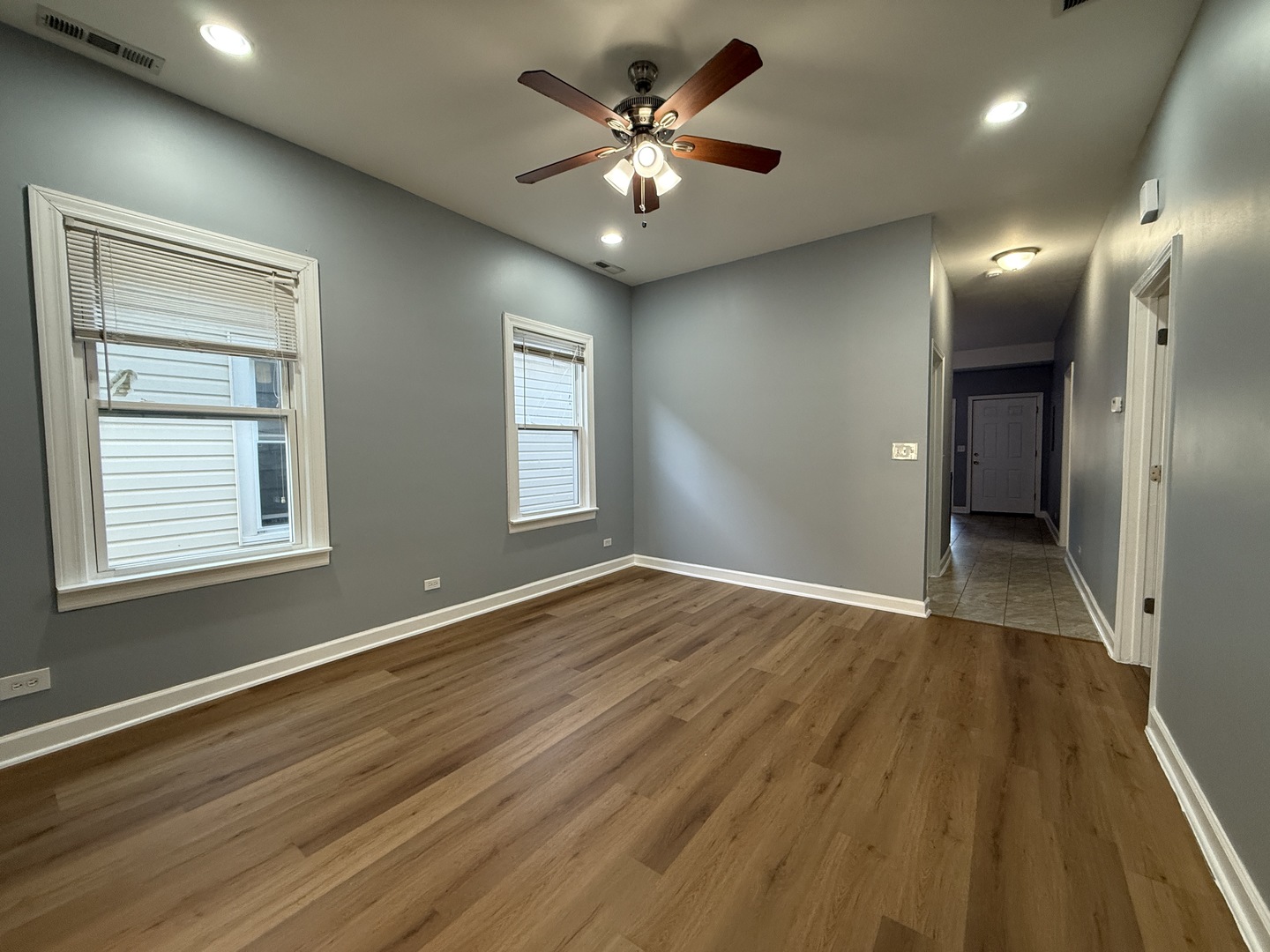 9738 S Avenue L 2 Property Photo 6