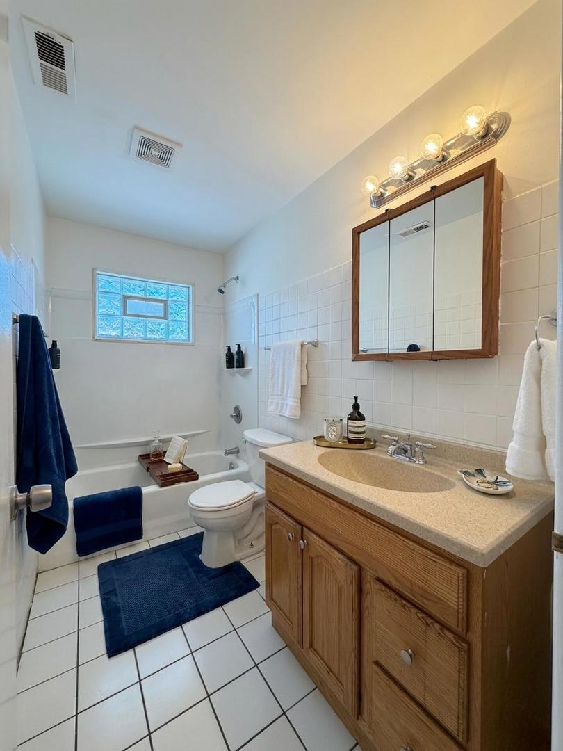 1469 Stanley Boulevard Property Photo 5