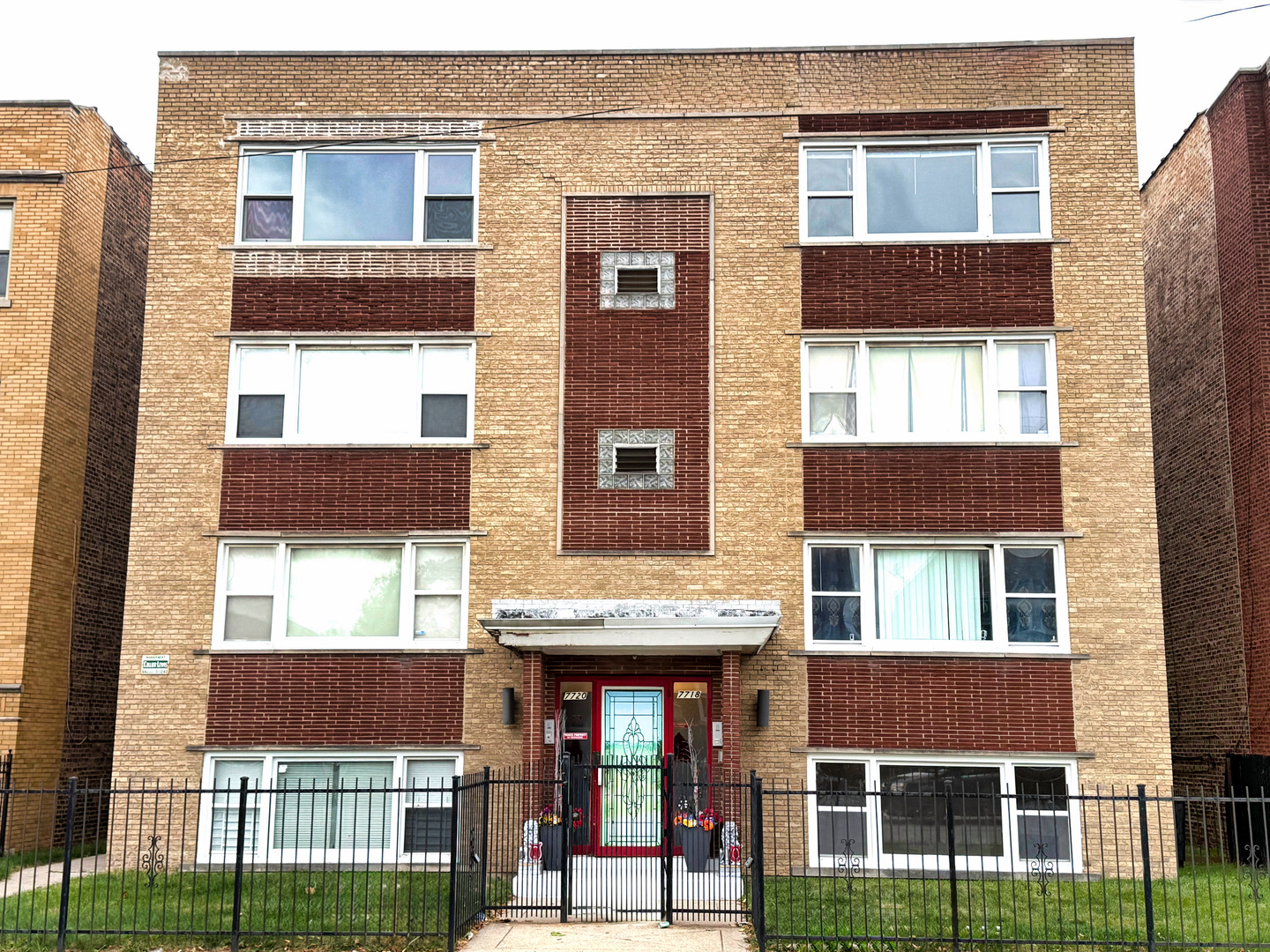 7718 S Jeffery Boulevard GN Property Photo 1