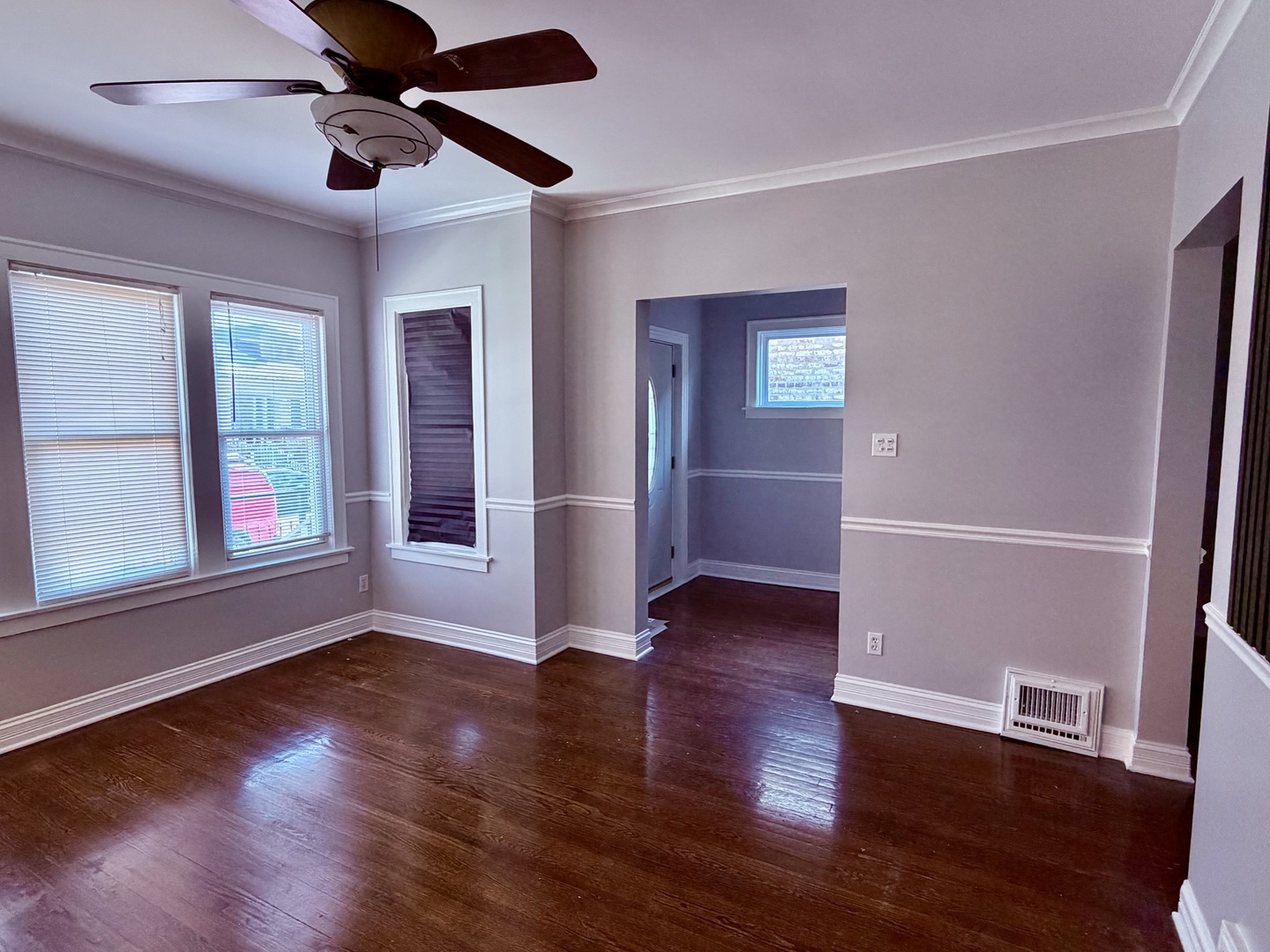 6210 S Sacramento Avenue Property Photo 2