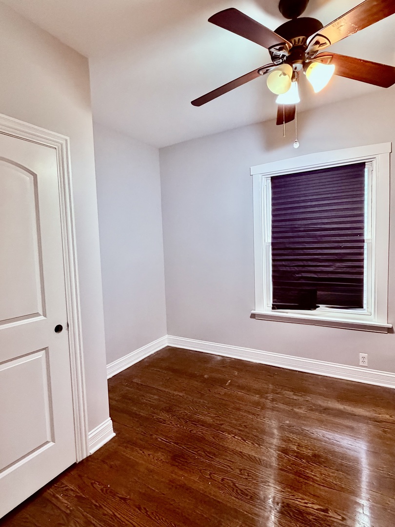 6210 S Sacramento Avenue Property Photo 12