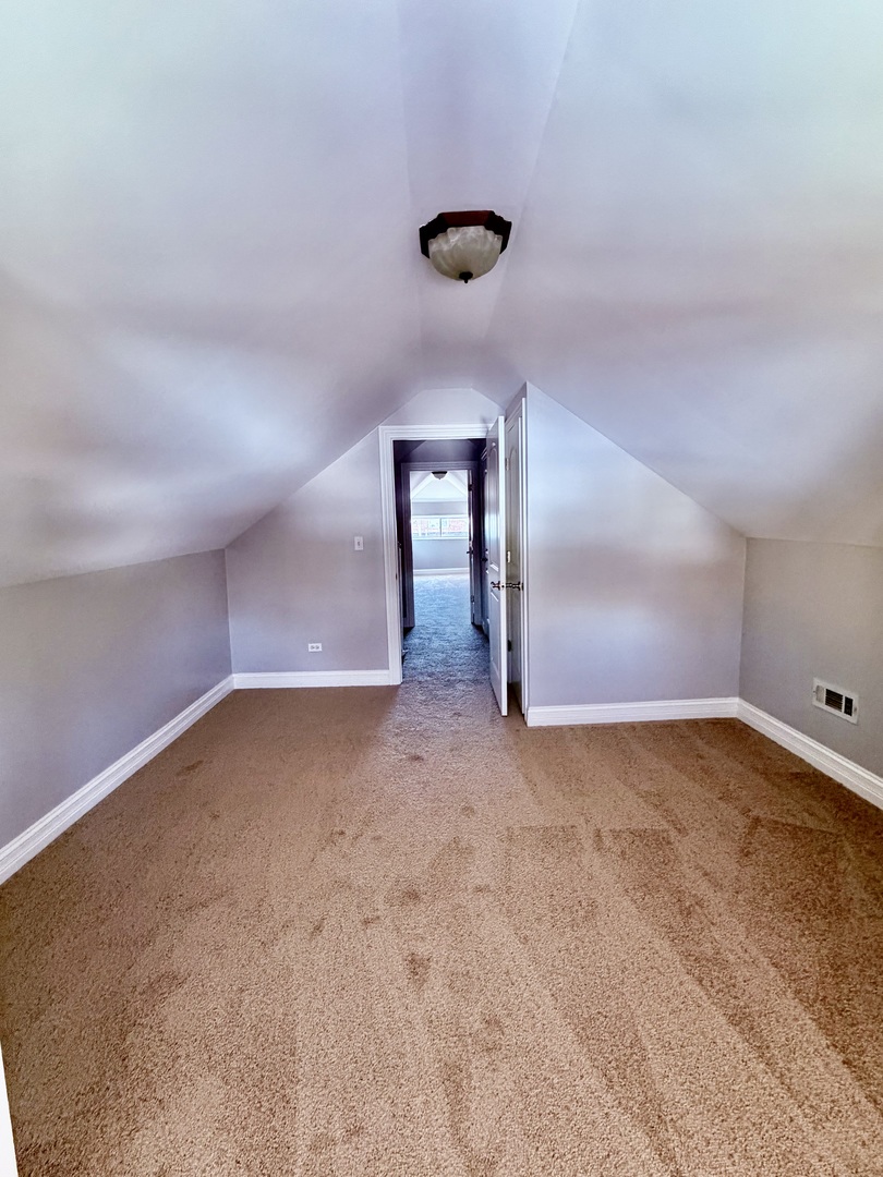 6210 S Sacramento Avenue Property Photo 15