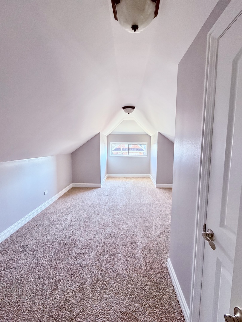 6210 S Sacramento Avenue Property Photo 16