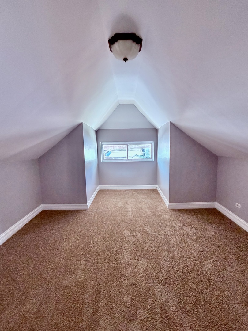 6210 S Sacramento Avenue Property Photo 17