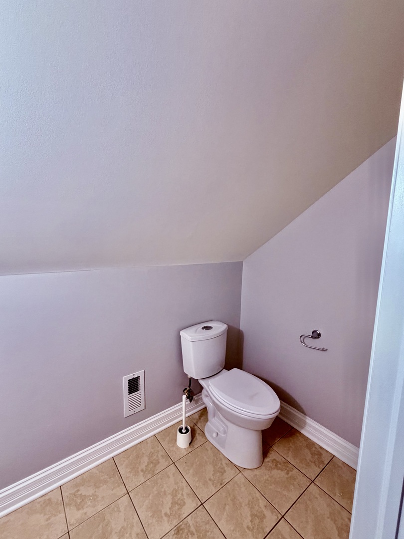 6210 S Sacramento Avenue Property Photo 18