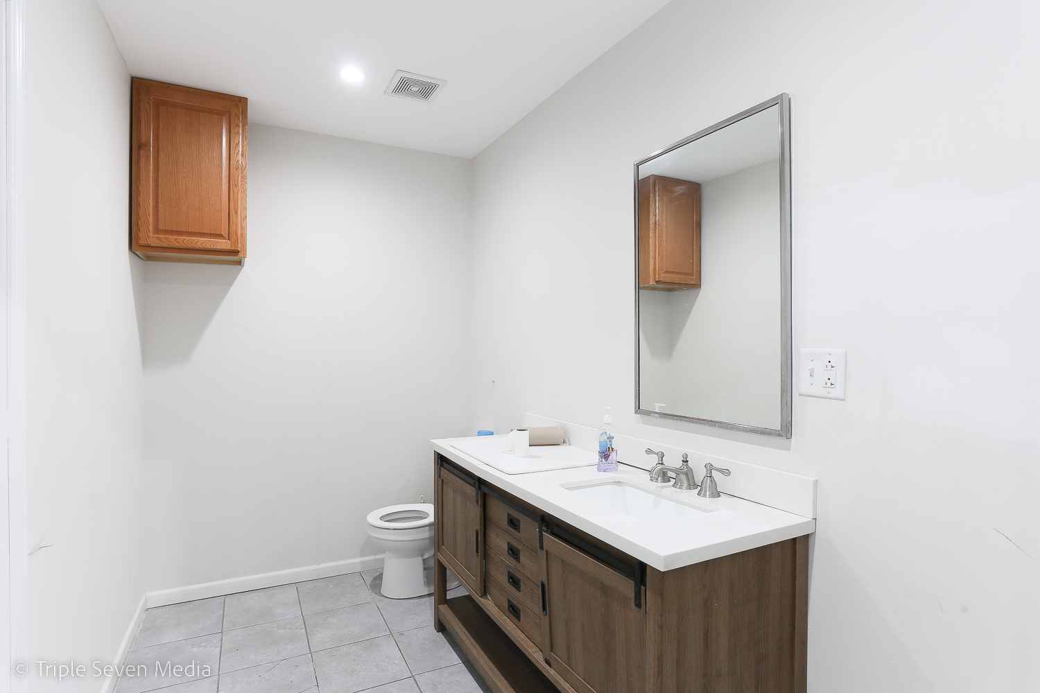 5802 W Higgins Avenue Property Photo 7