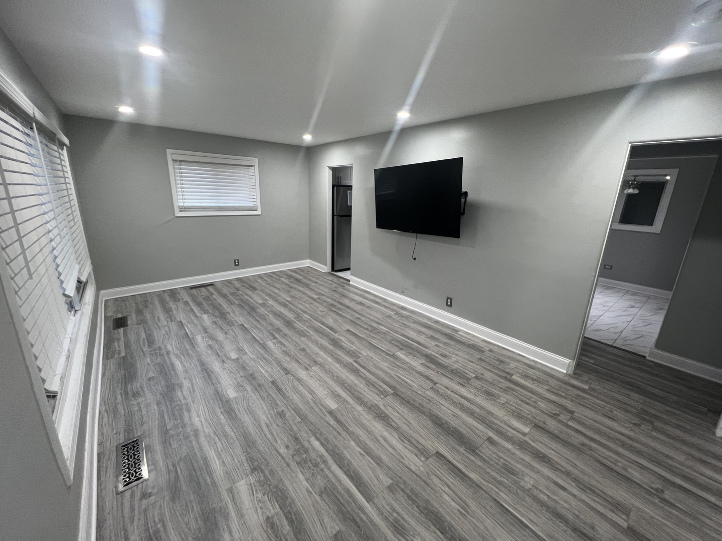 17056 Burnham Avenue Property Photo 3
