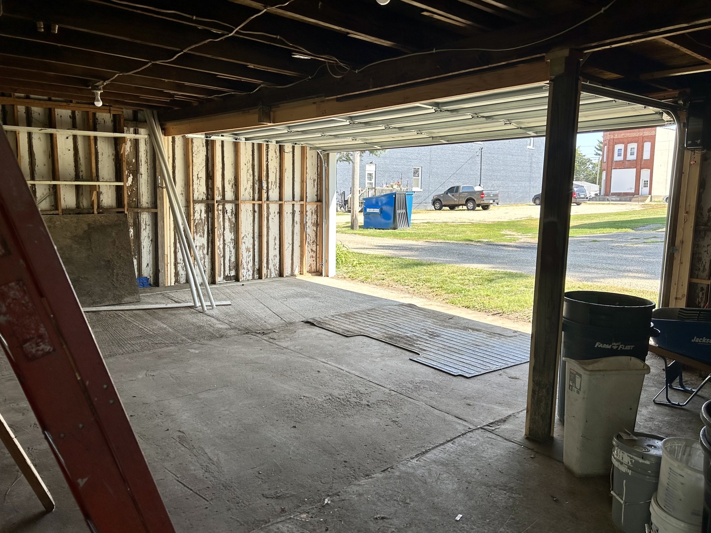 109 S Bureau Avenue Property Photo 20