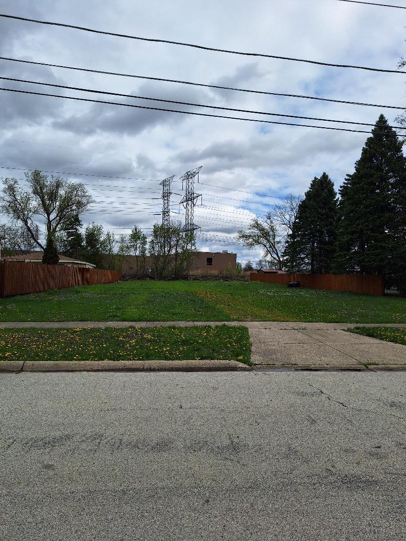 890 North Avenue Property Photo 2