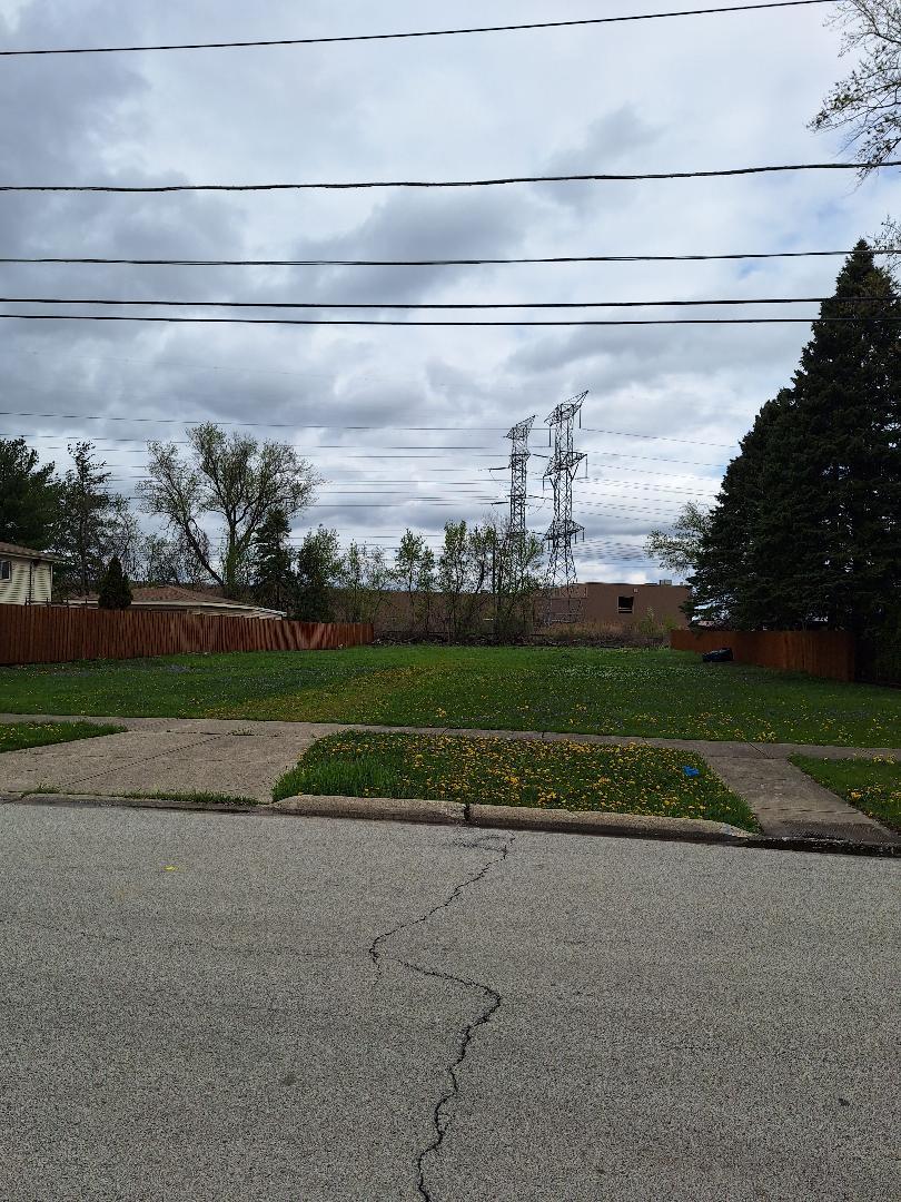 890 North Avenue Property Photo 3
