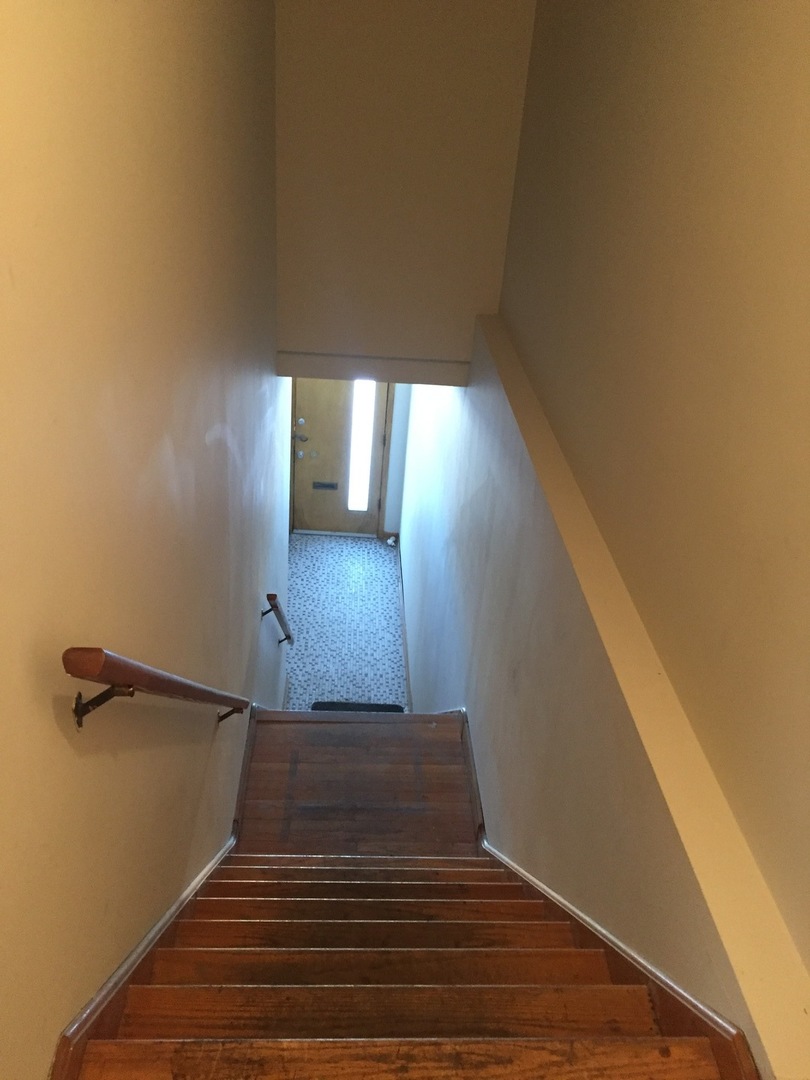 6037 W Belmont Avenue Property Photo 7