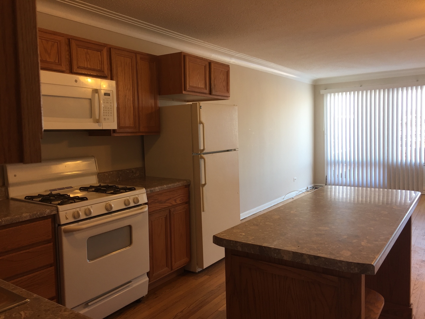 6037 W Belmont Avenue Property Photo 13