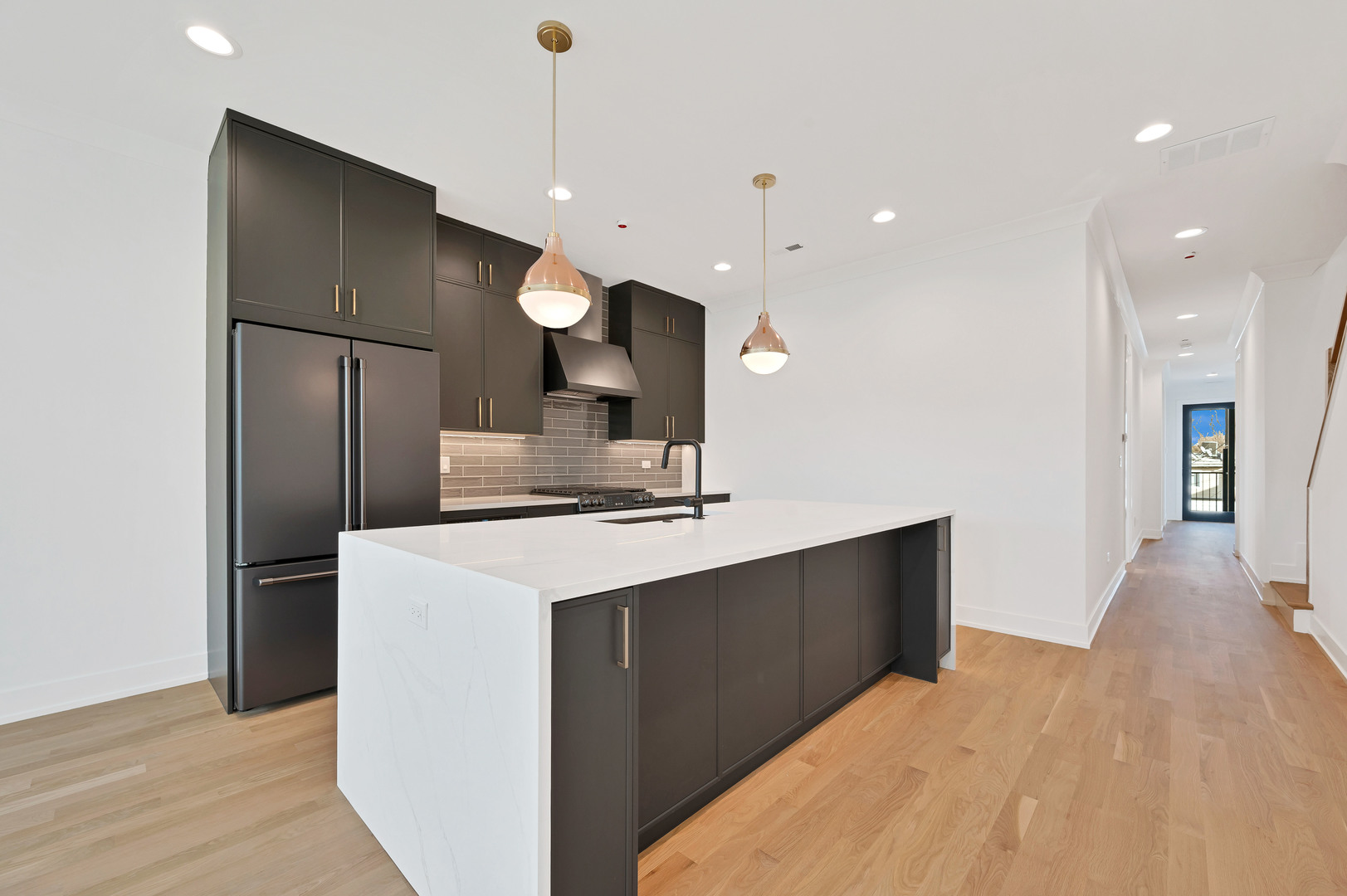 1404 W George Street 1 Property Photo 4