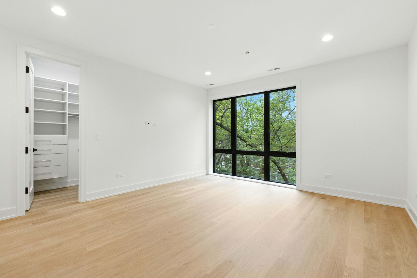 1404 W George Street 1 Property Photo 7