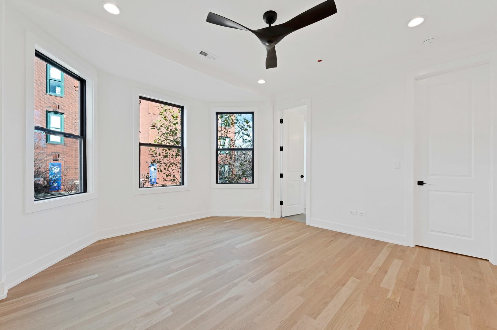 1404 W George Street 1 Property Photo 11