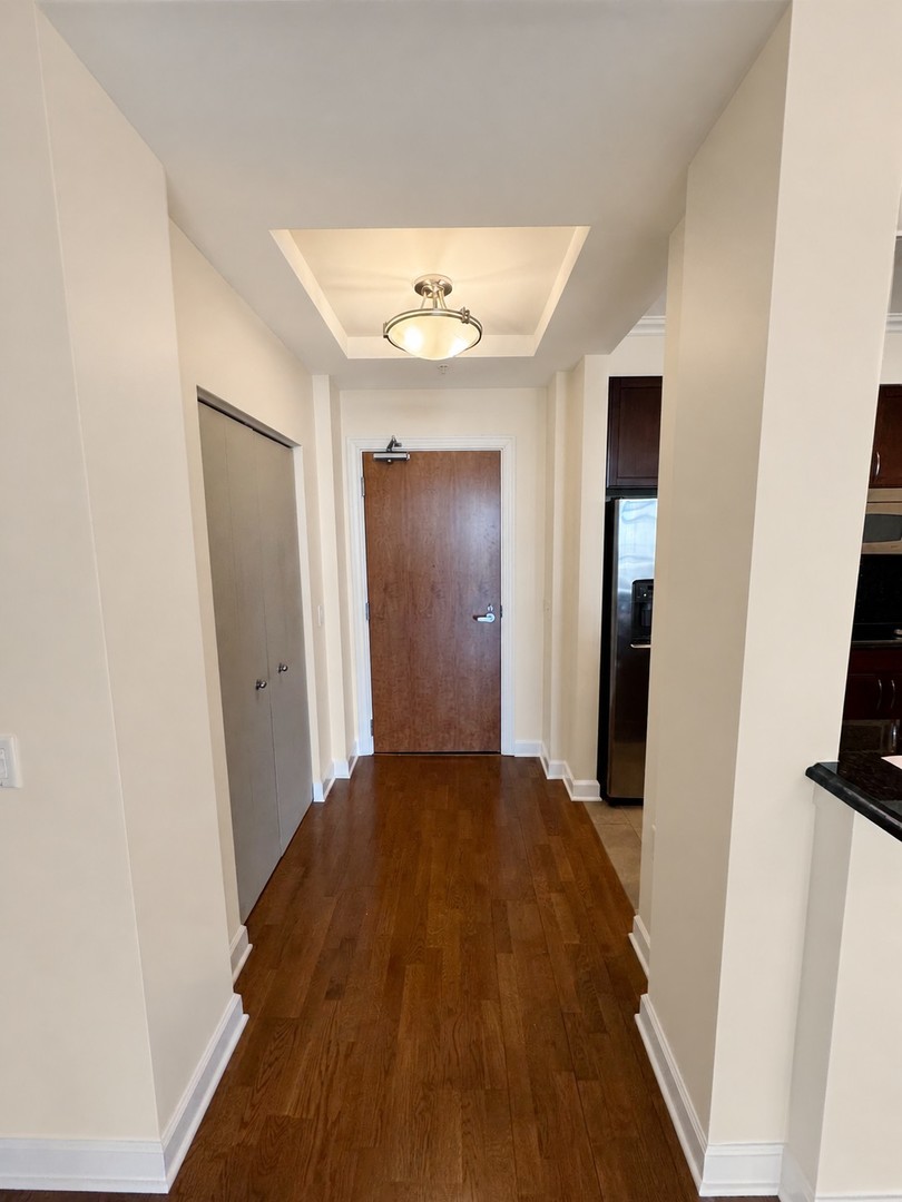 1235 S Prairie Avenue 1303 Property Photo 4