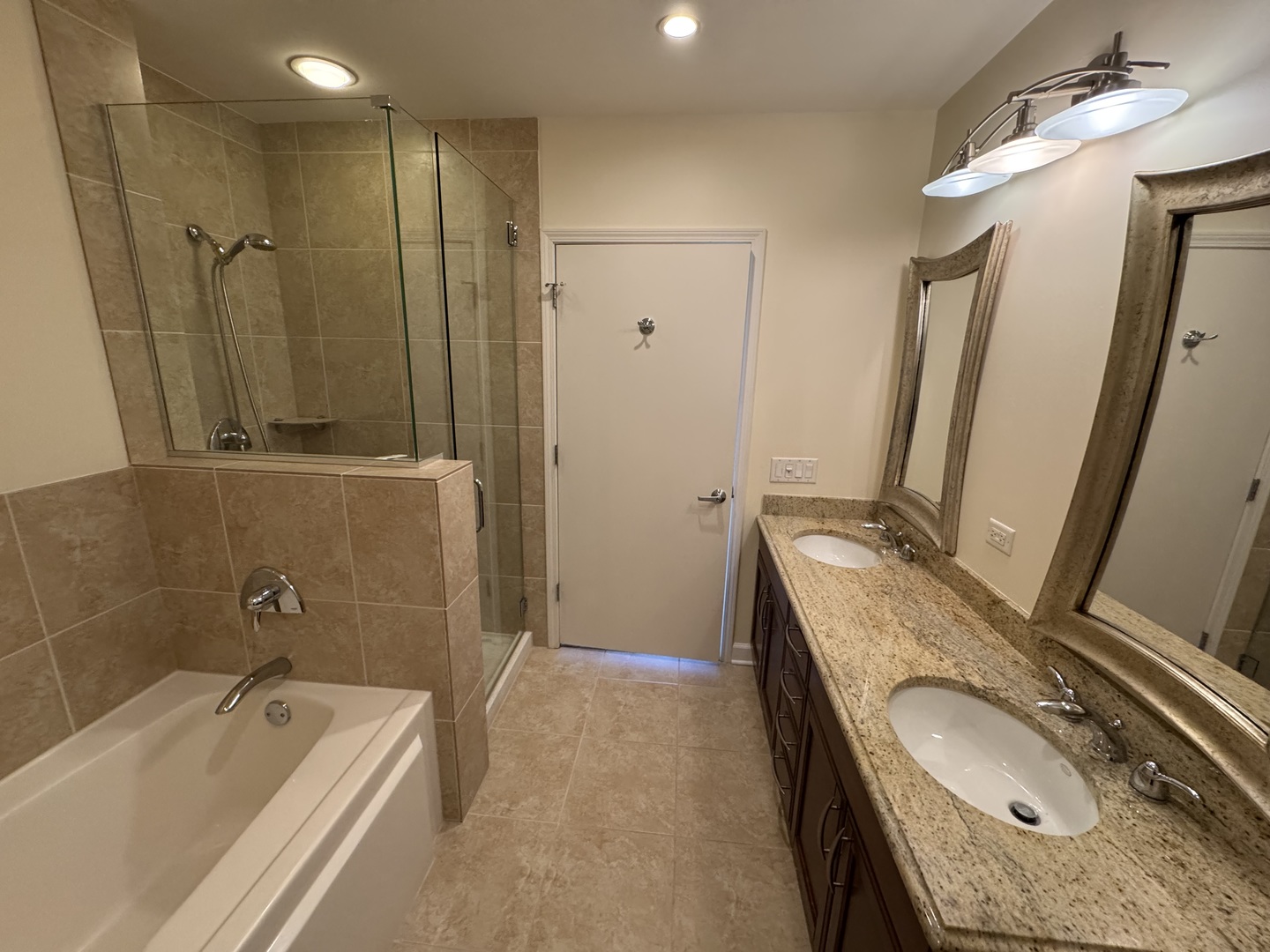 1235 S Prairie Avenue 1303 Property Photo 13