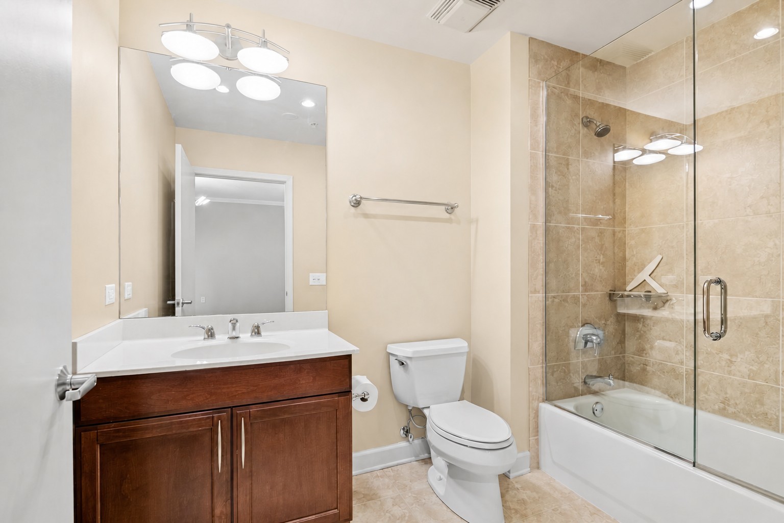 1235 S Prairie Avenue 1303 Property Photo 17