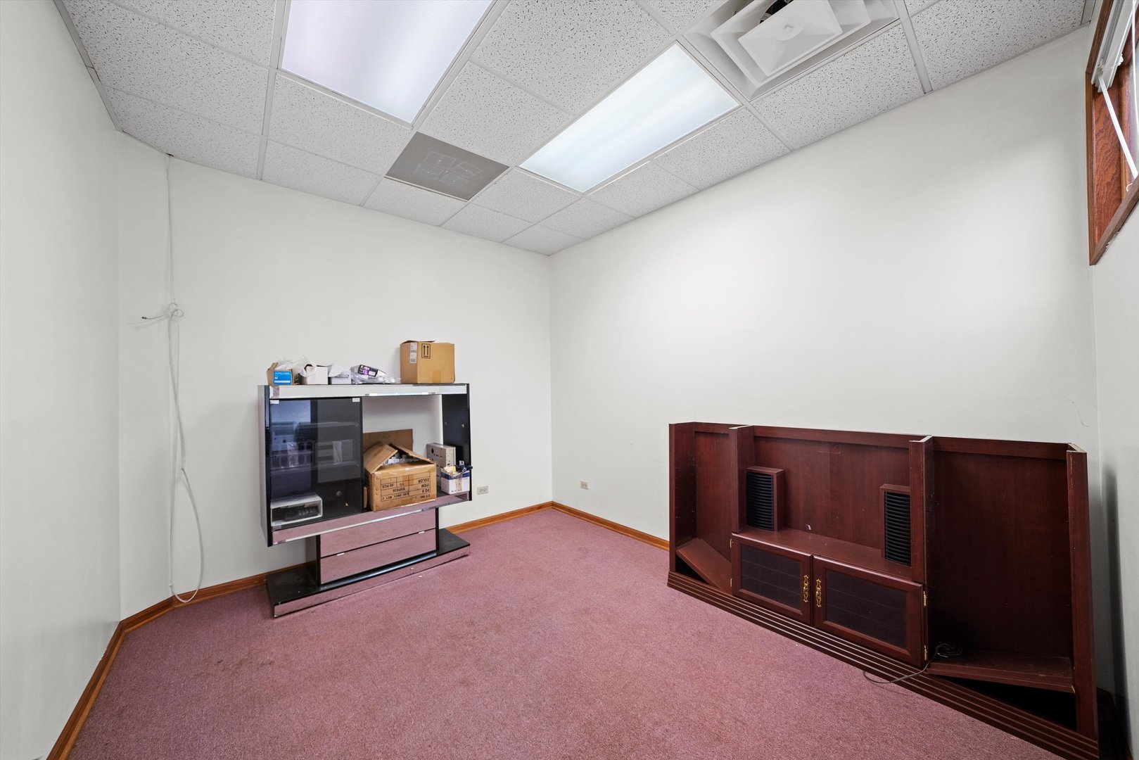 591 Burnham Avenue Property Photo 8