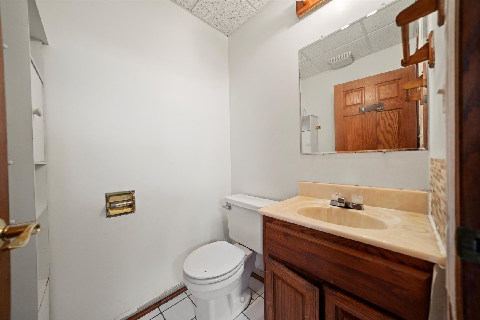 591 Burnham Avenue Property Photo 9