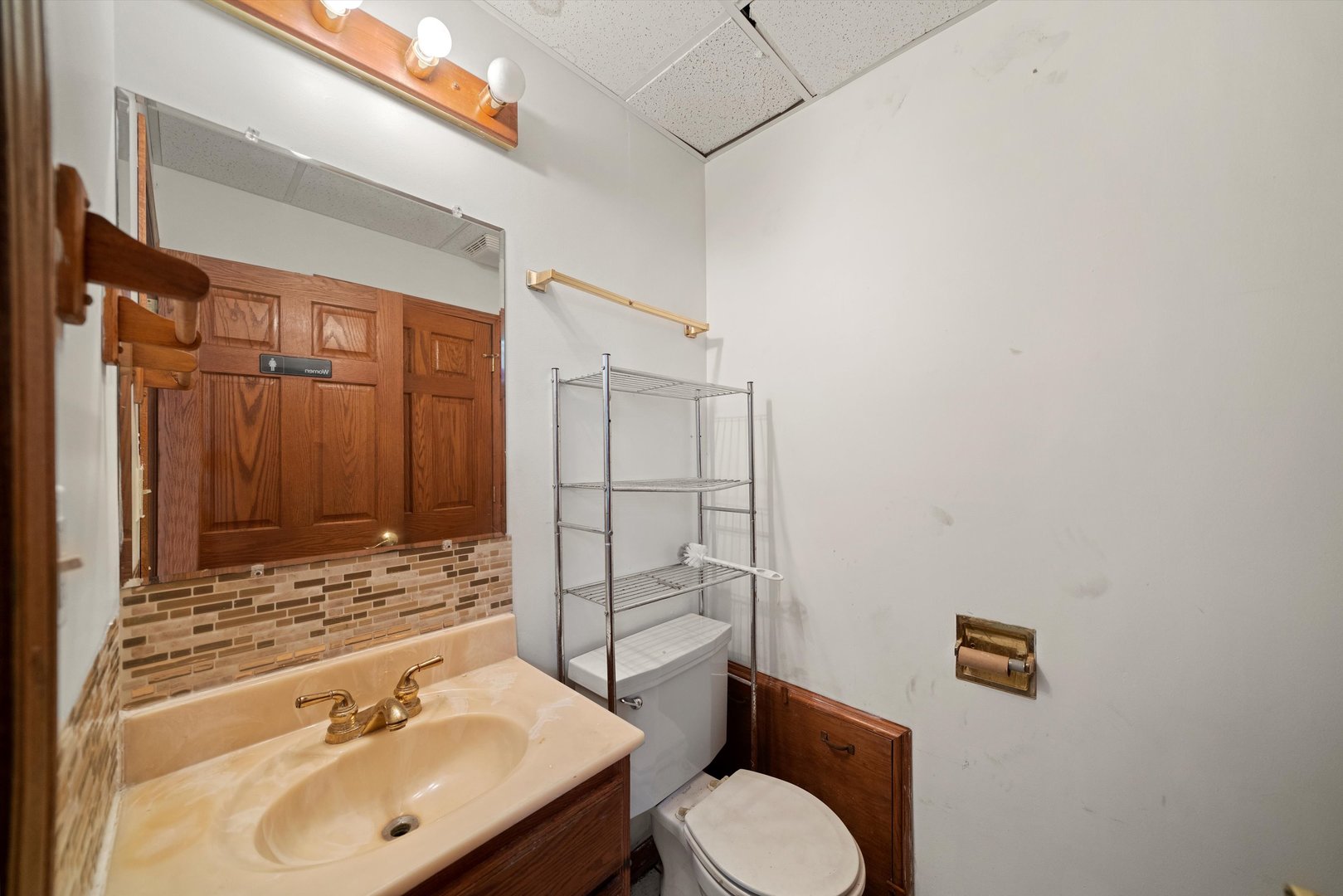 591 Burnham Avenue Property Photo 10
