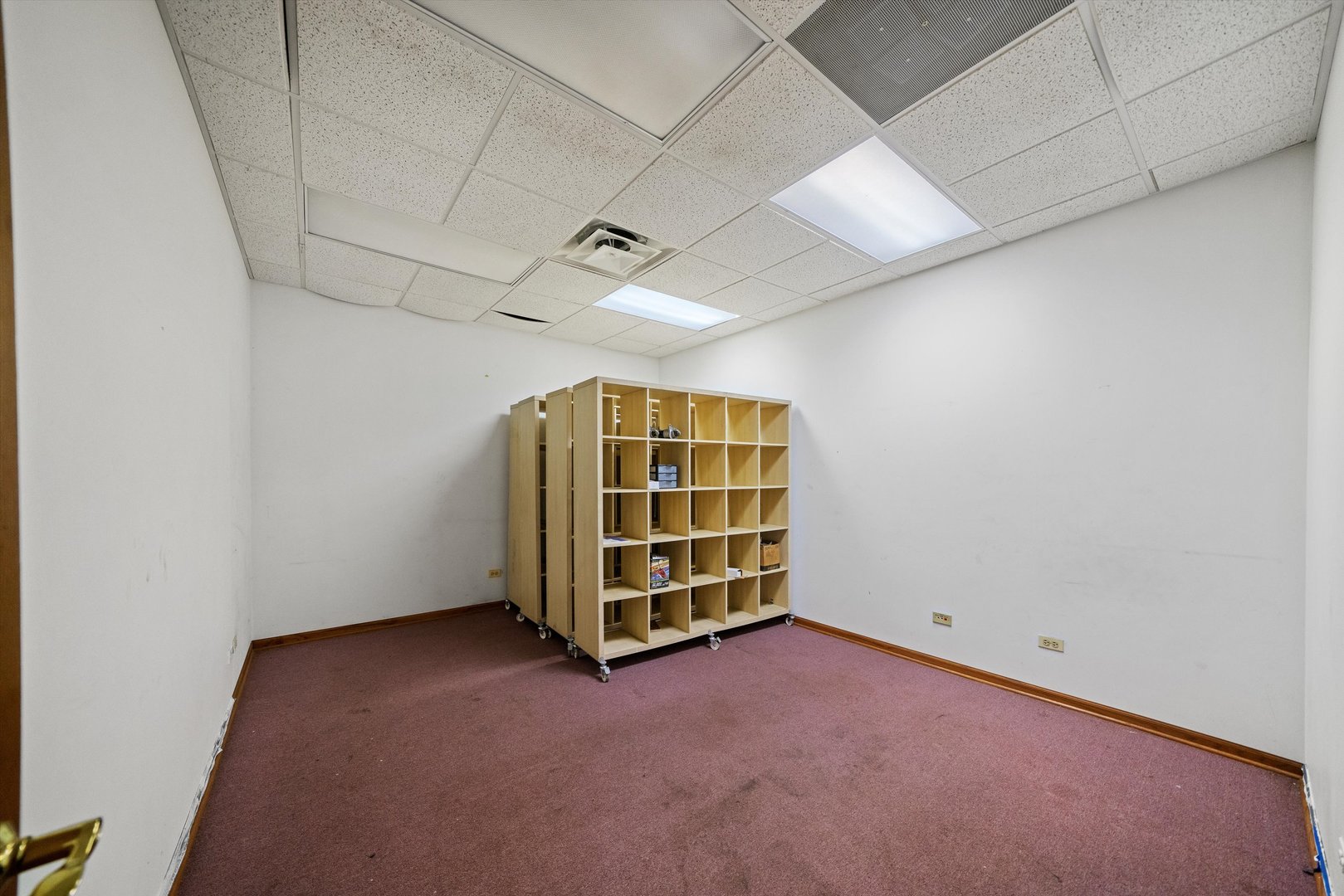 591 Burnham Avenue Property Photo 18