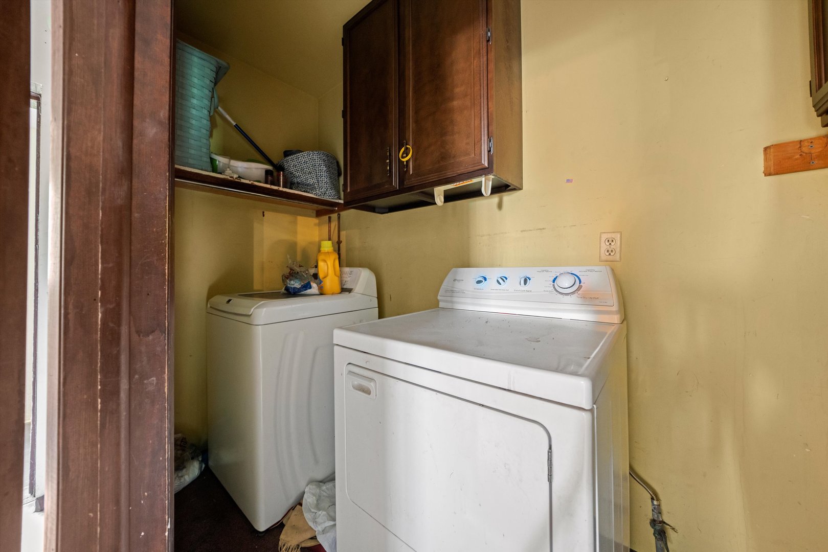 591 Burnham Avenue Property Photo 33