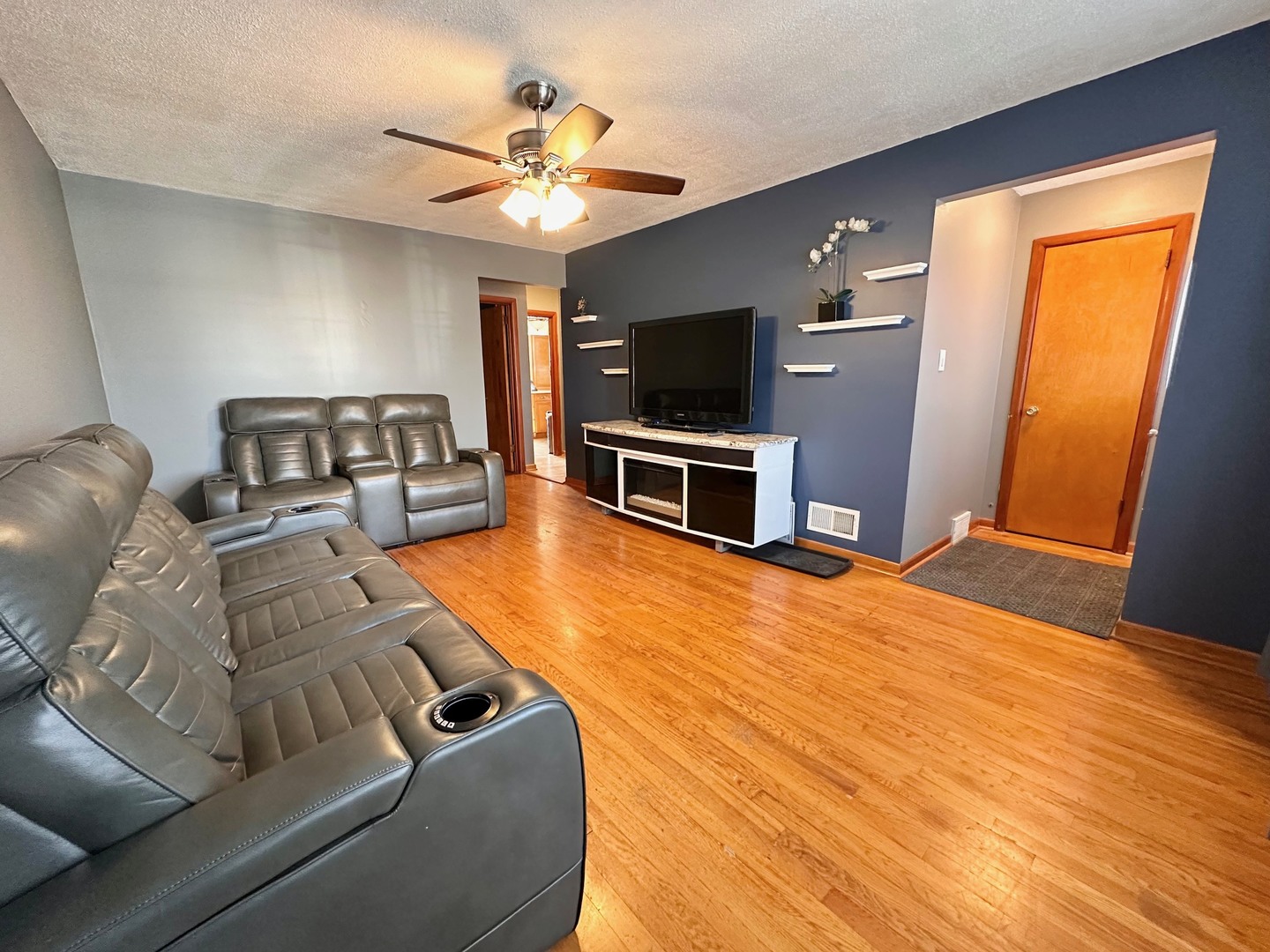 4131 W 81st Place Property Photo 4