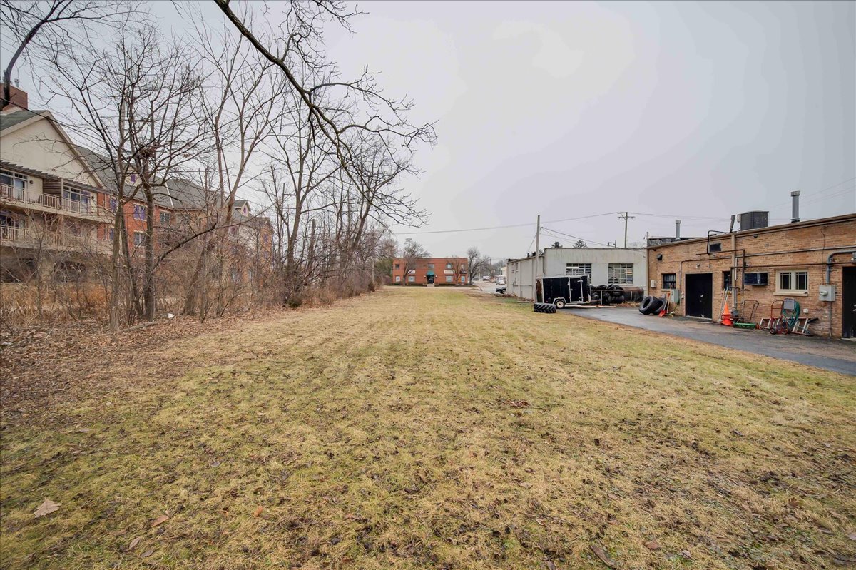 324 S Main Street Property Photo 2