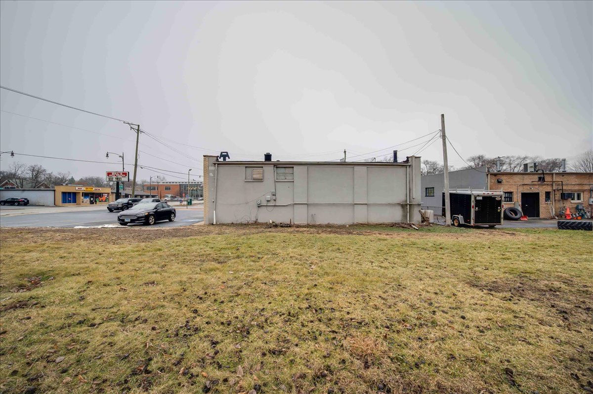 324 S Main Street Property Photo 4