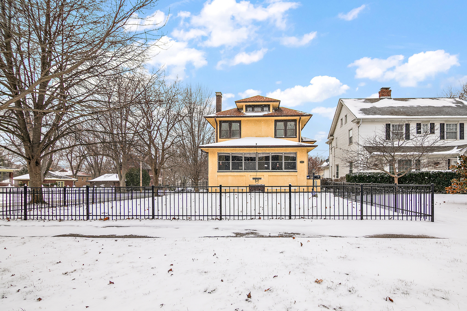 997 S Evergreen Avenue Property Photo 2