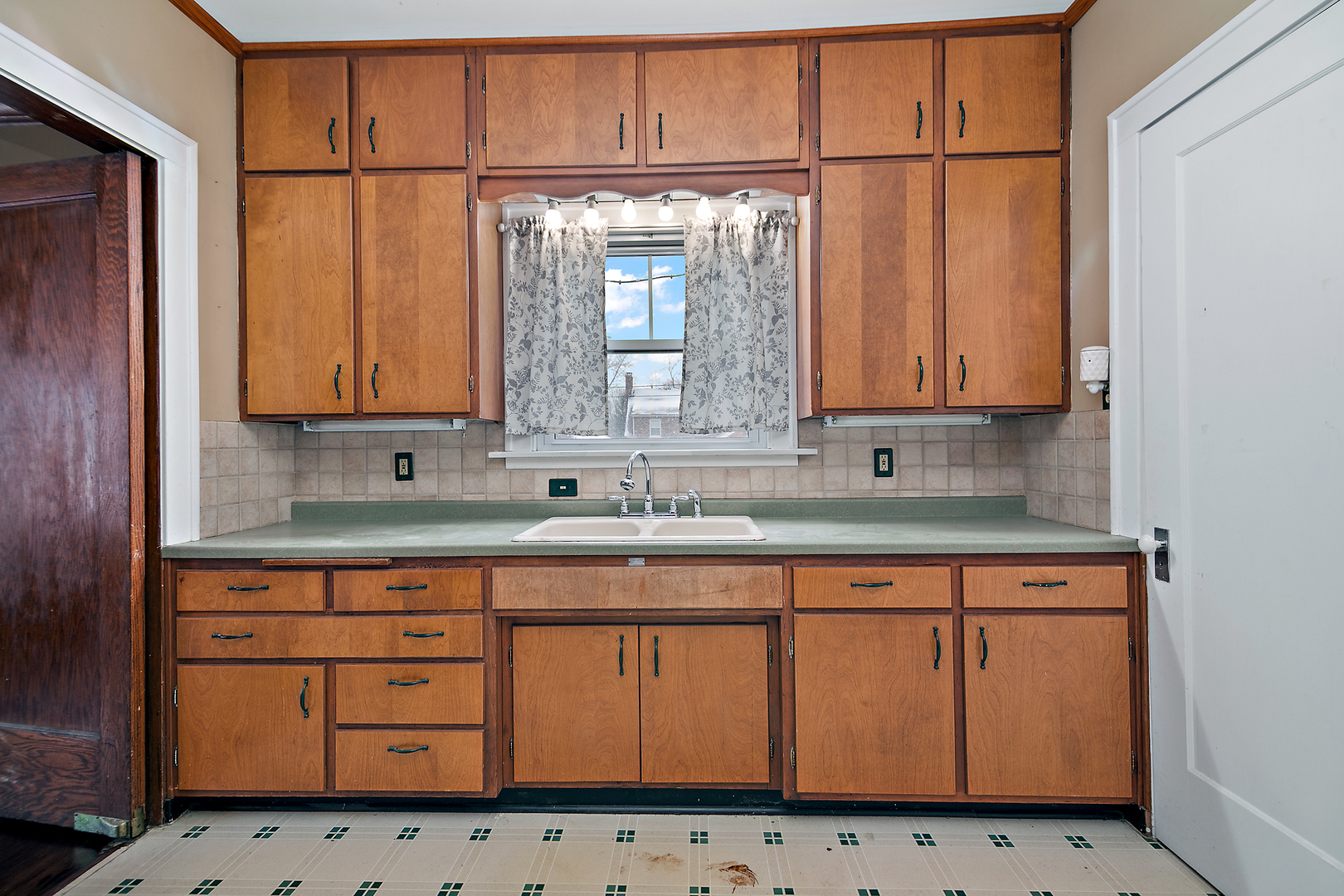997 S Evergreen Avenue Property Photo 11