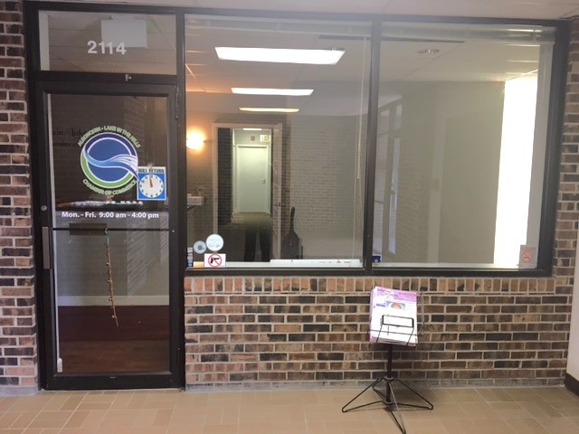 2114 W Algonquin Road Property Photo 4