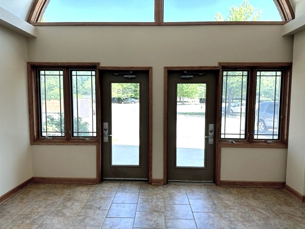 3913-29 Mercy Drive Property Photo 5